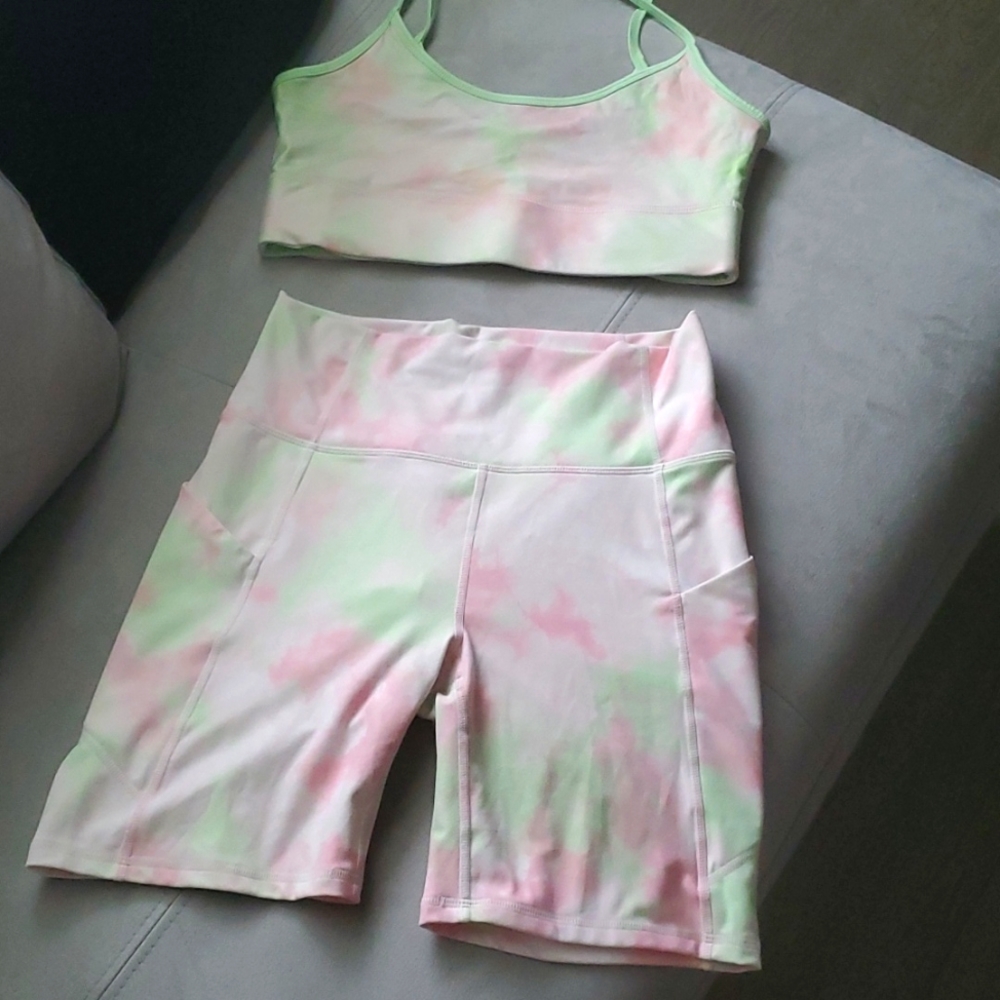 Fabletics PureLux Workout Set: reversible sports bra and bike shorts